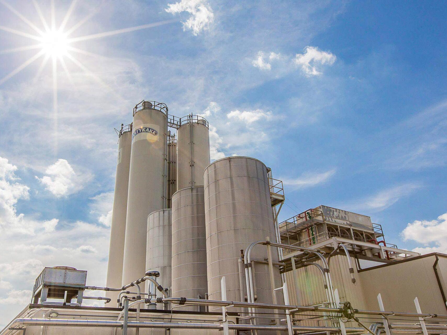 Exterior of Tasty Bakery facility - industrial and commercial photography by Tampa photographer Carver Mostardi.